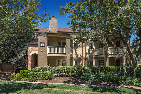 balcones-woods-apts-9574