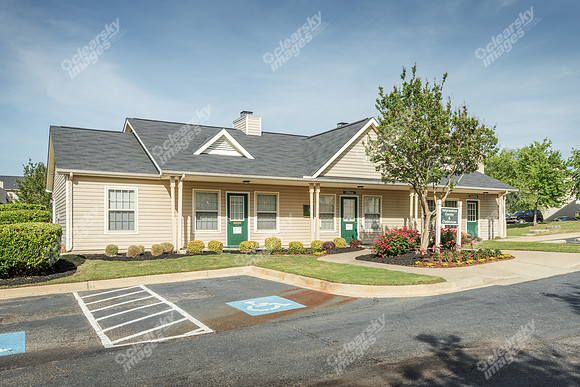 cypress-run-columbia-apts-ext-5927
