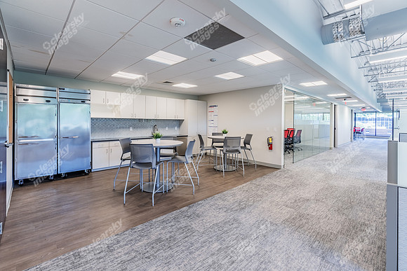 4824-parkway-int4105