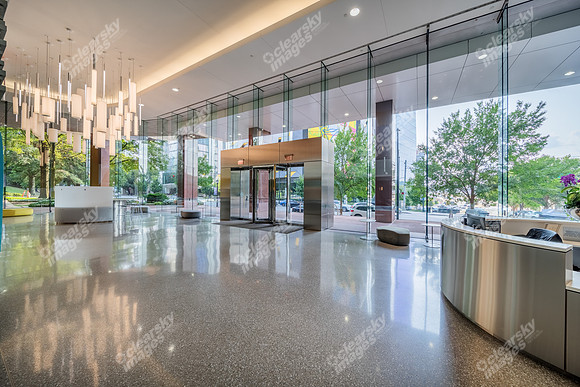 1349-w-peachtree-int1817