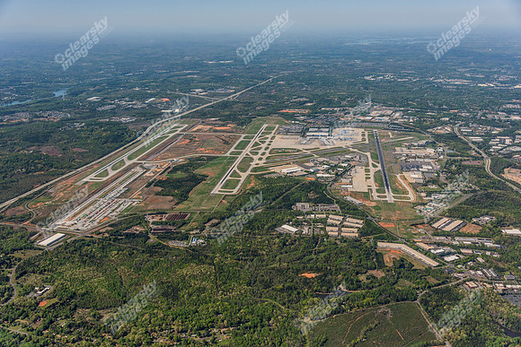 charlotte-douglas-airport-041115-4013