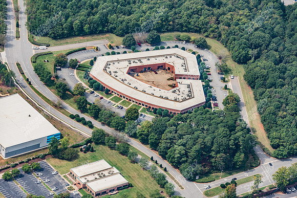 7800-thorndike-air4597