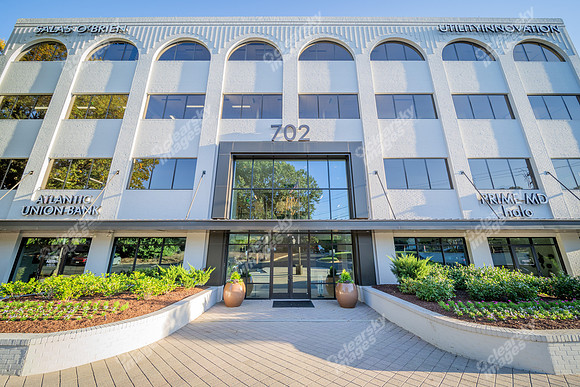 702-oberlin-ext7030