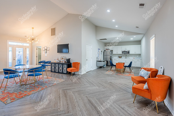 2295-pineview-int1465
