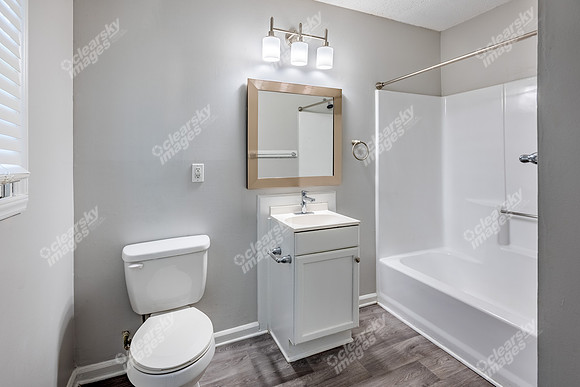 2295-pineview-int1490