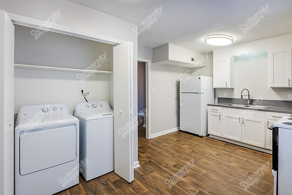 2295-pineview-int1505