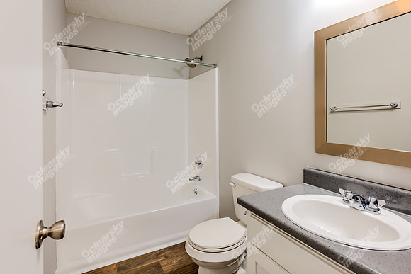 2295-pineview-int1525