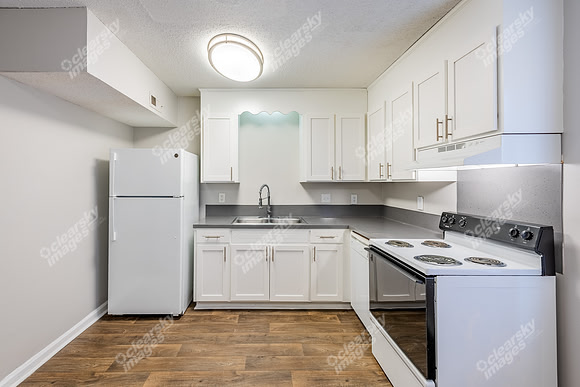2295-pineview-int1510
