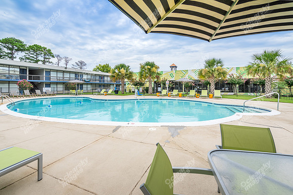 4903-market-ext23118