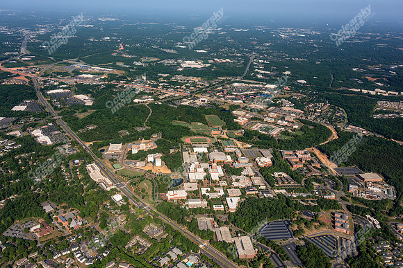 university-center-apts-air-1422