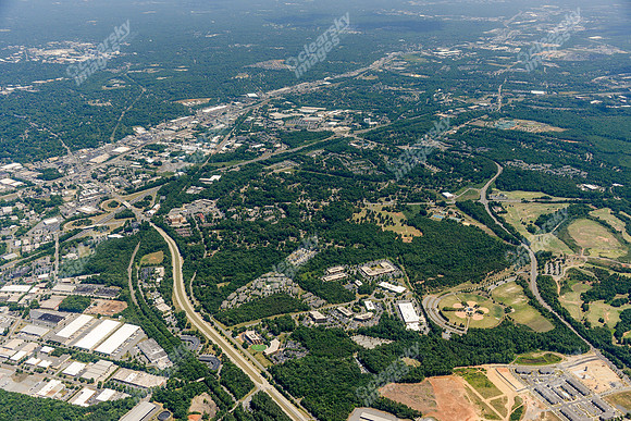 parkway-plaza-bp-air-3409