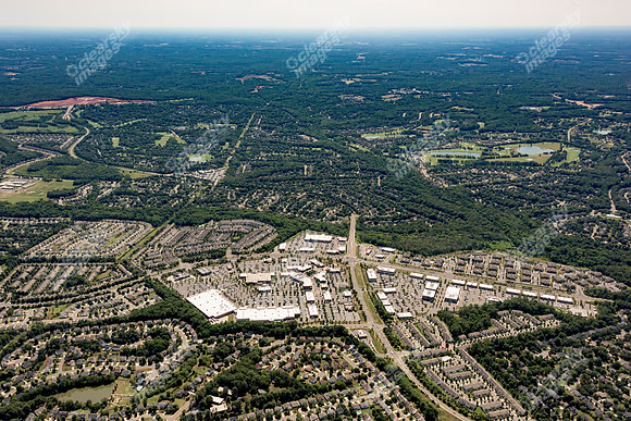 blakeney-shopping-air-2220