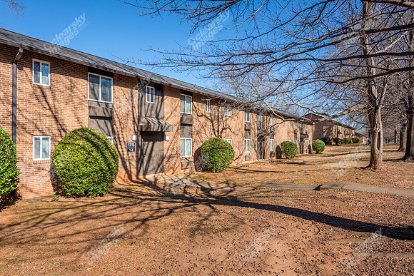 1227-pressley-ext2558