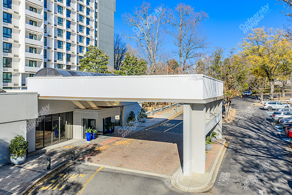 5700-westpark-drn-ext5232
