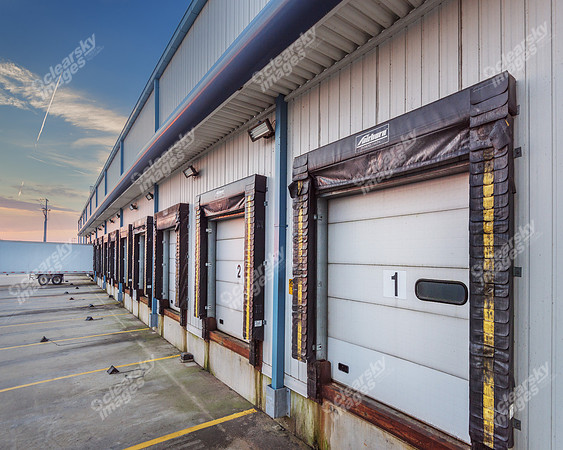110-plugs-drive-bldg-twi-5873