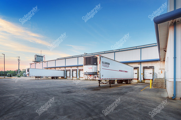 110-plugs-drive-bldg-twi-5868