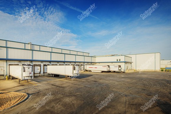 110-plugs-drive-bldg-ext-6247