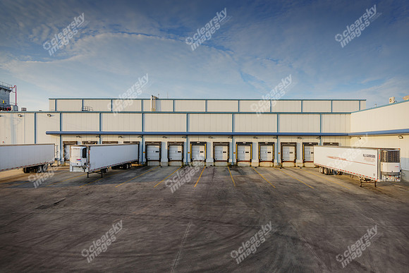 110-plugs-drive-bldg-ext-6121
