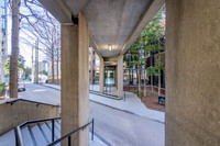 1801-west-ext1165