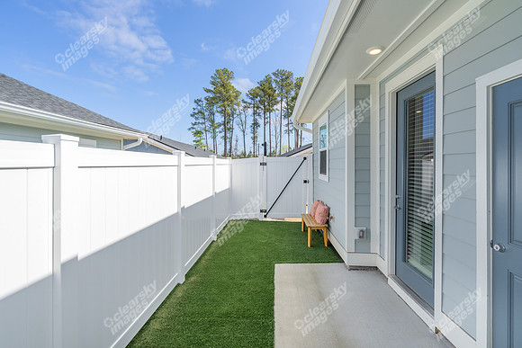2421-sanders-ext8305
