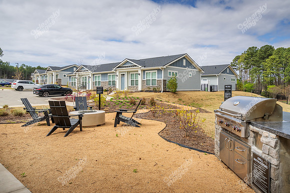 2421-sanders-ext8623