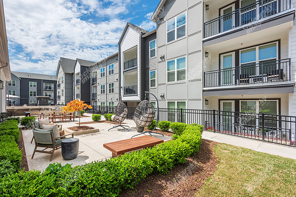 821-hanbury-ext5136