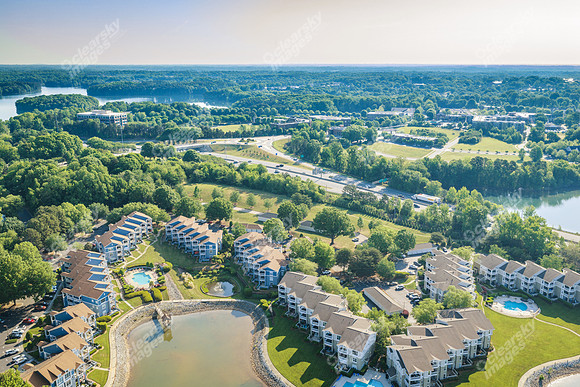100-n-harbor-drn2151