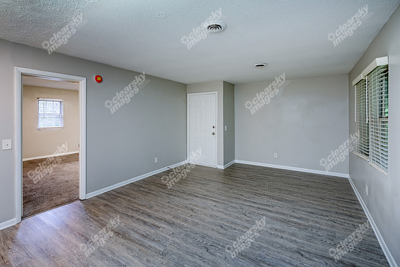 3300-n-elm-int7842