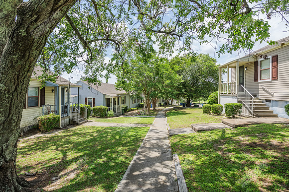 1519-lake-ext2584