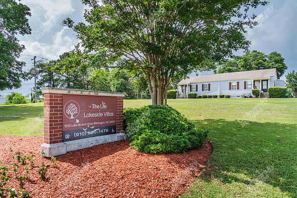 1519-lake-ext2859