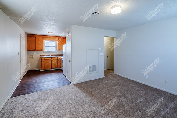 1519-lake-int3015