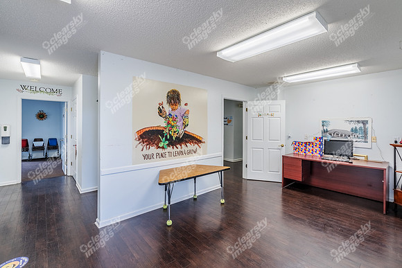 1519-lake-int3095