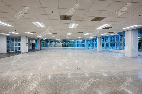 330-s-tryon-int2746