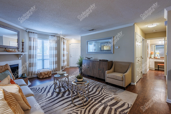 517-w-8th-int3329