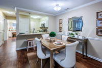 517-w-8th-int3334