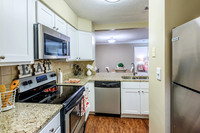 517-w-8th-int3344