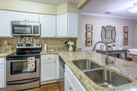 517-w-8th-int3359