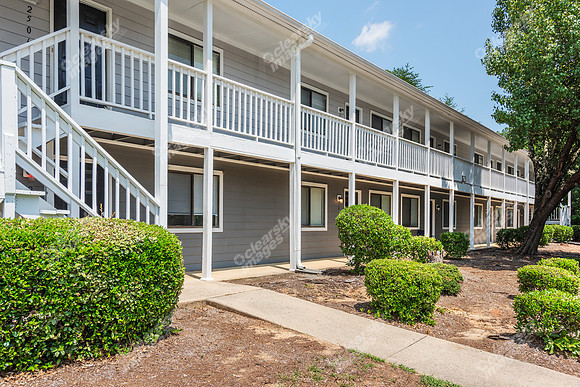 900-brookwood-ext3577