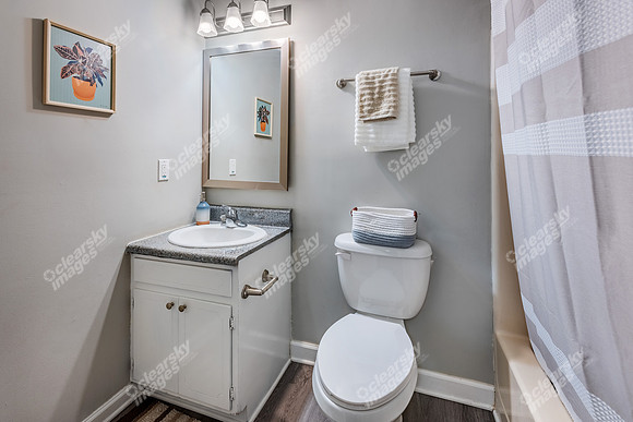 900-brookwood-int3661