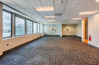 200-s-tryon-int3825