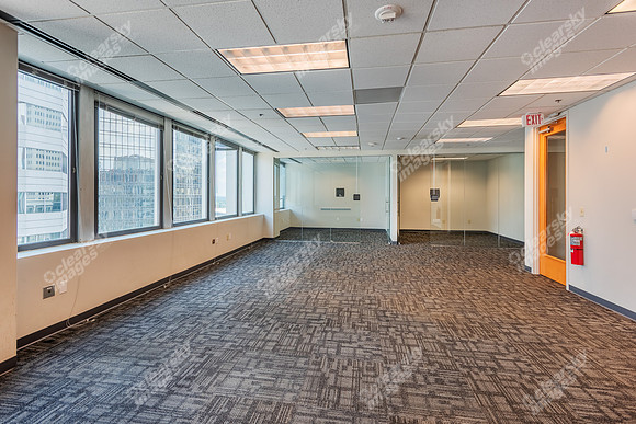 200-s-tryon-int3825