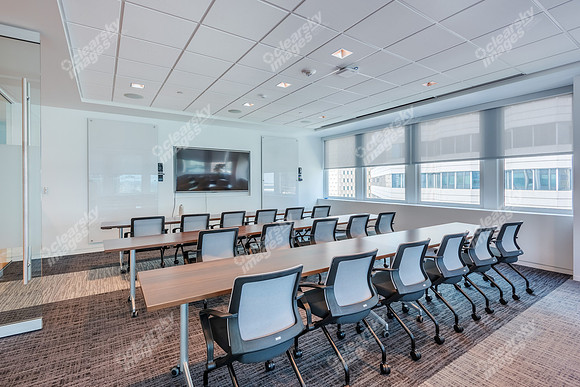 200-s-tryon-int3885