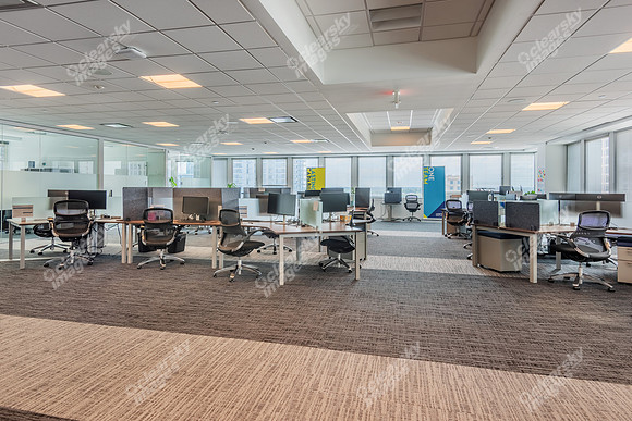 200-s-tryon-int3910