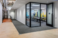 200-s-tryon-int3935