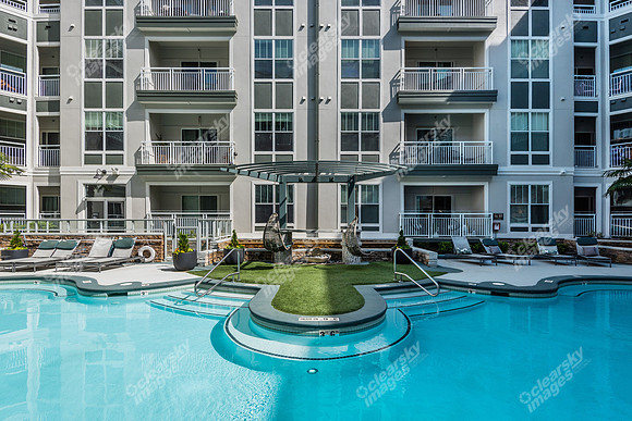 900-e-six-forks-ext0298