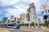 512 N College