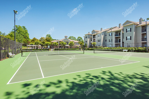 14360-wynhollow-ext-1982