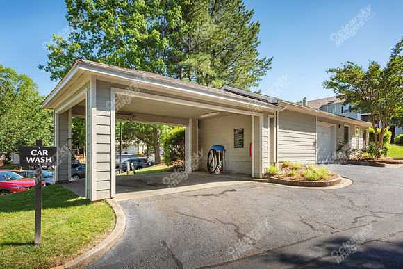 14360-wynhollow-ext-2075