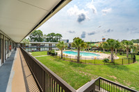 4903-market-ext8596