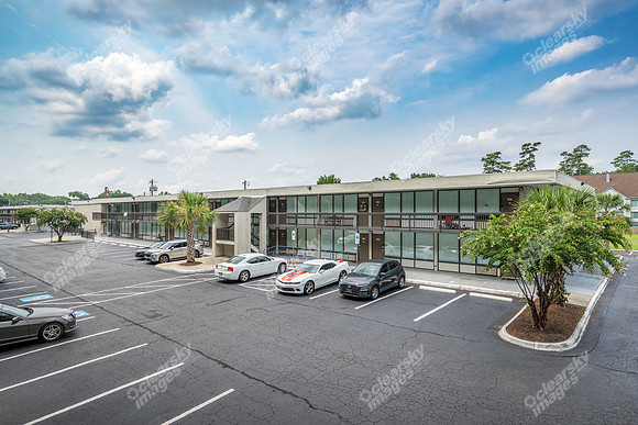 4903-market-ext8896